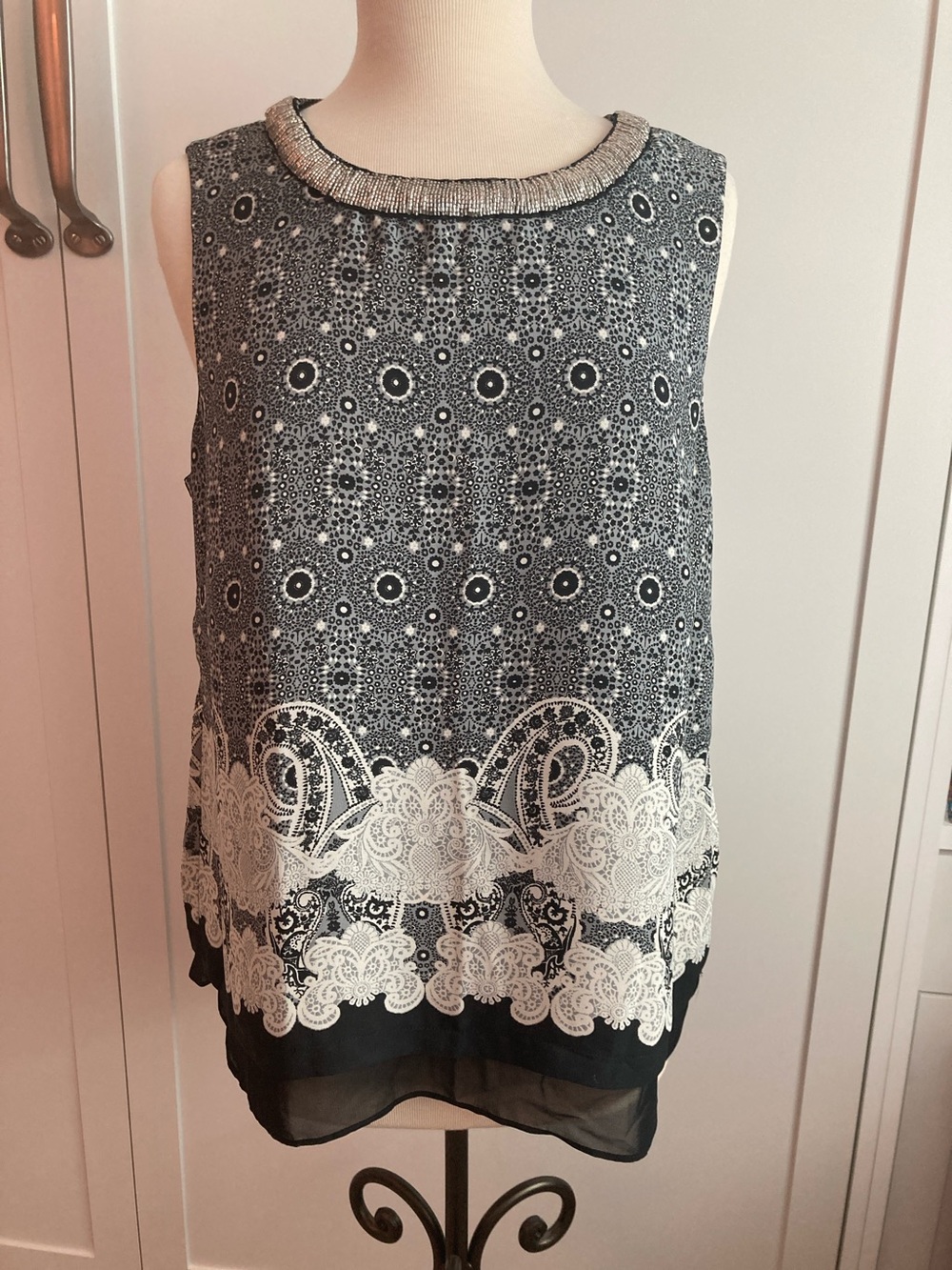 NWT—Rose & Olive dressy sleeveless top